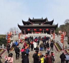 巴音郭楞湖北旅游攻略(七月湖北旅游攻略)