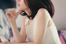 巴音郭楞爱摄影逃求时髦模特一兼职(时髦多气概兼职网拍)
