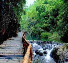巴音郭楞周边旅游(周边旅游景区哪里好玩)