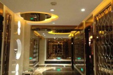 巴音郭楞中国夜场伴游招聘骗局(夜场招聘是什么套路)