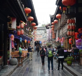 巴音郭楞成都自助游(成都自助游住哪里方便)
