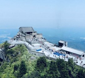 巴音郭楞湖南旅游攻略(武汉到湖南旅游攻略)