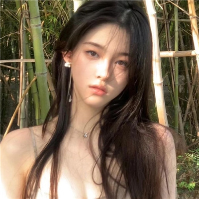 巴音郭楞与商务伴游共进晚餐，愉快的营业会谈起头了