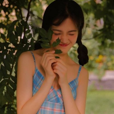 巴音郭楞伴游女生柳如烟的资料
