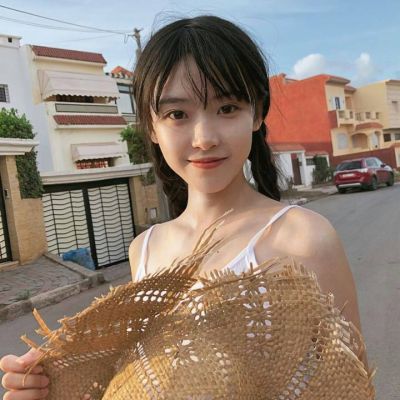 巴音郭楞伴游女生李梓萱的资料