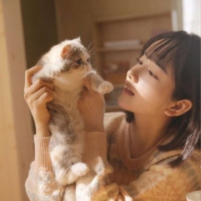 巴音郭楞伴游女生邓珊珊的资料