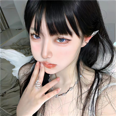 巴音郭楞伴游女生杨悦澜的资料