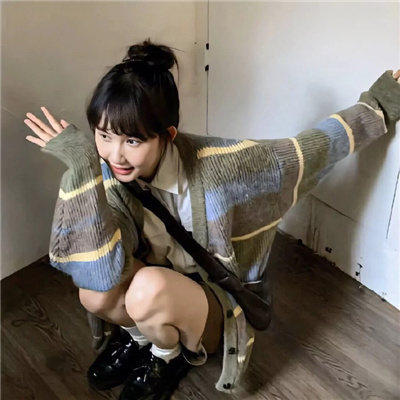 巴音郭楞伴游女生方镜月的资料