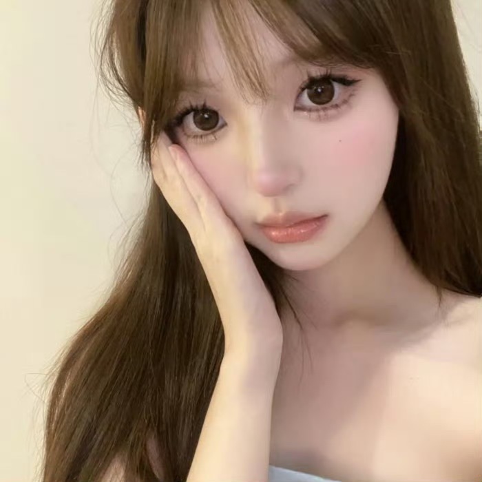 巴音郭楞伴游女生星晚的资料