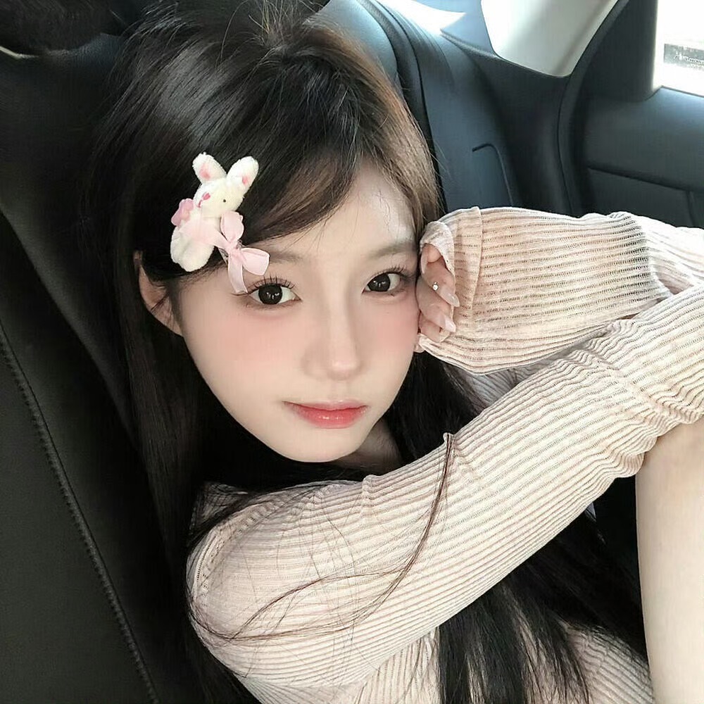 巴音郭楞伴游女生沈欣白的资料