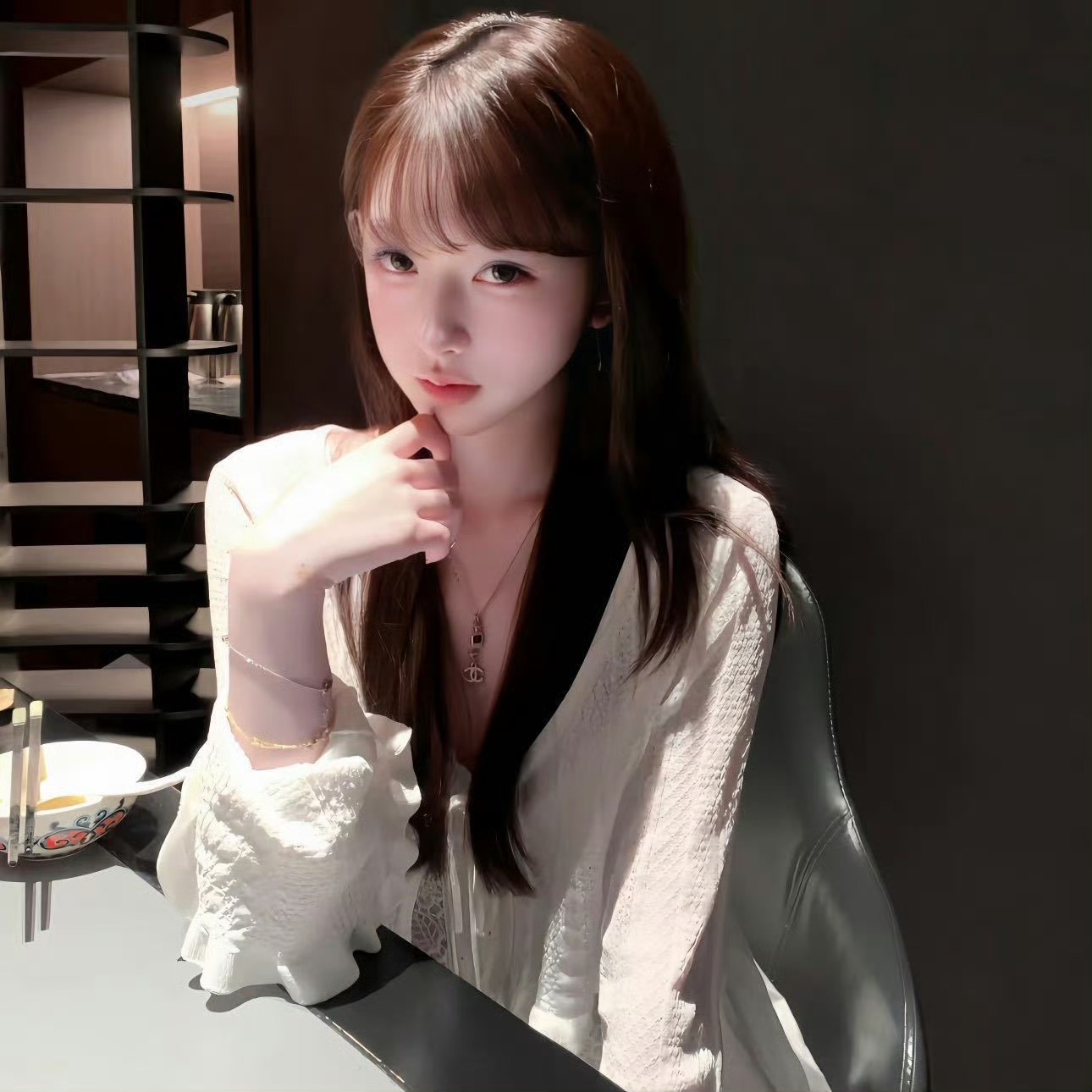 巴音郭楞伴游女生苏菲亚的资料