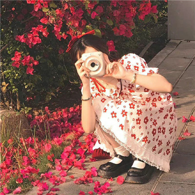 巴音郭楞伴游女生镇凝莲