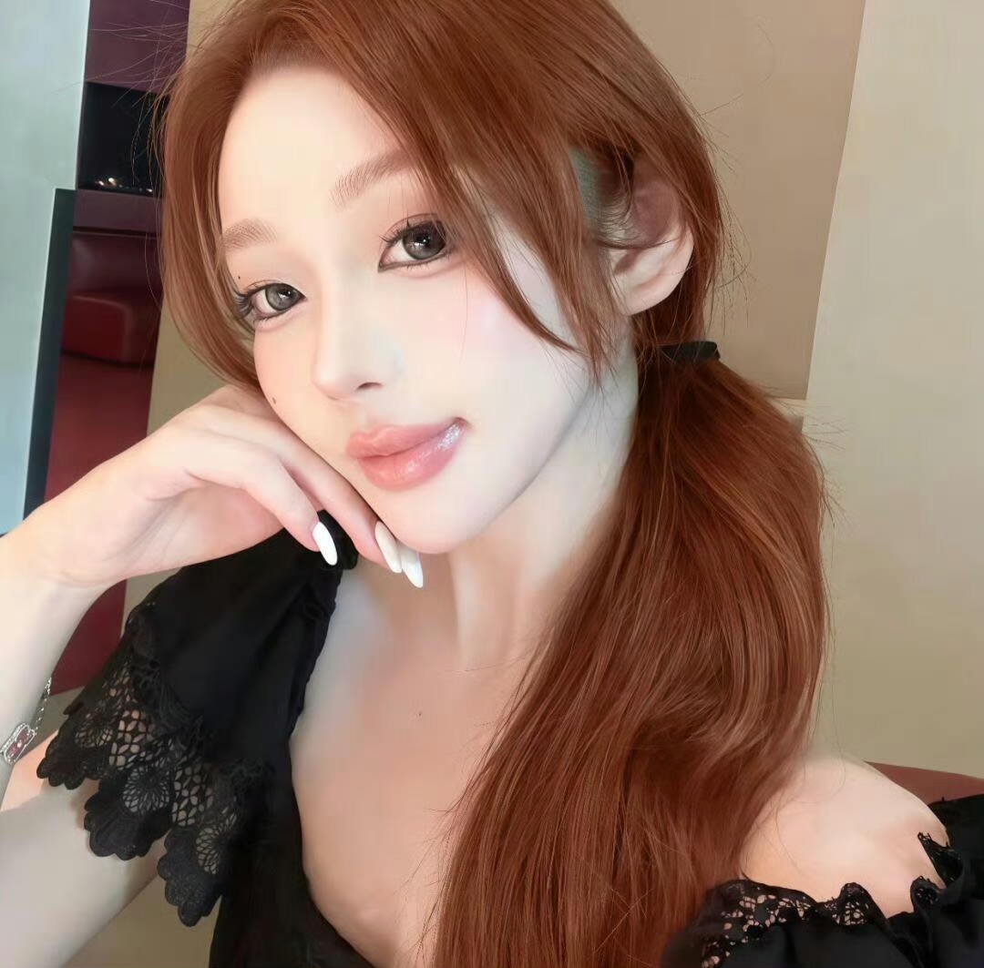 巴音郭楞伴游女生 | Victoria LiLI的资料