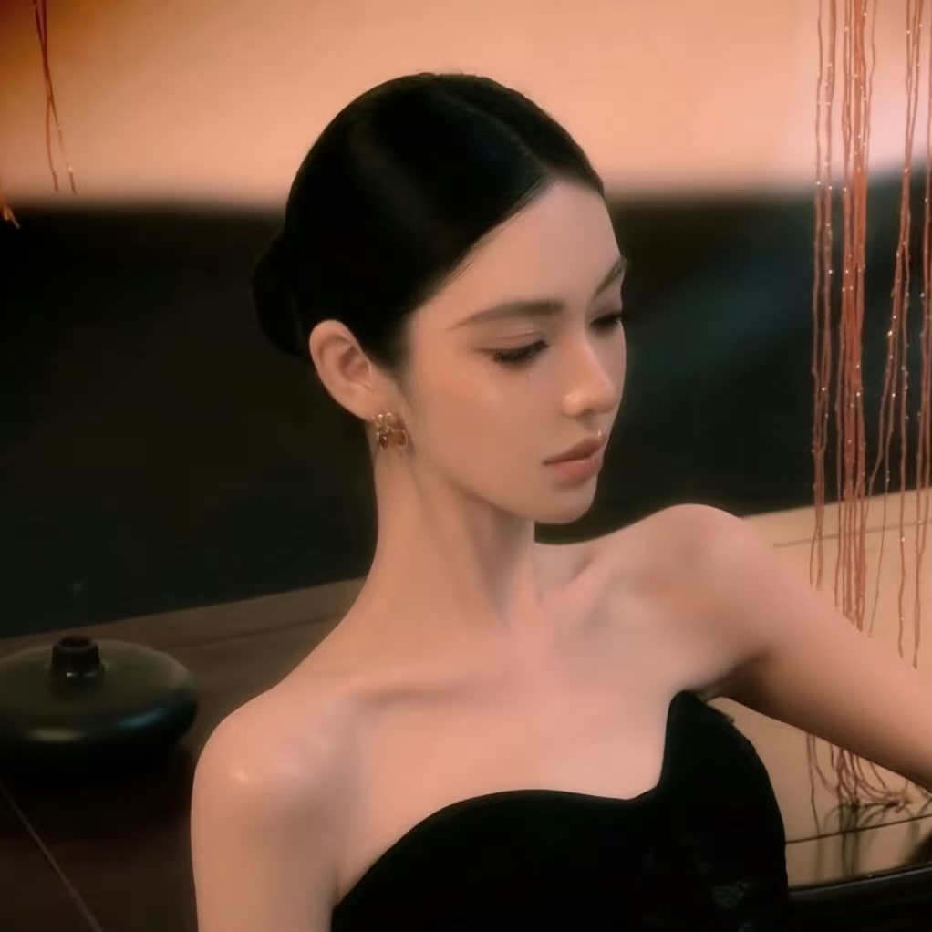 巴音郭楞伴游女生 | Emily的资料